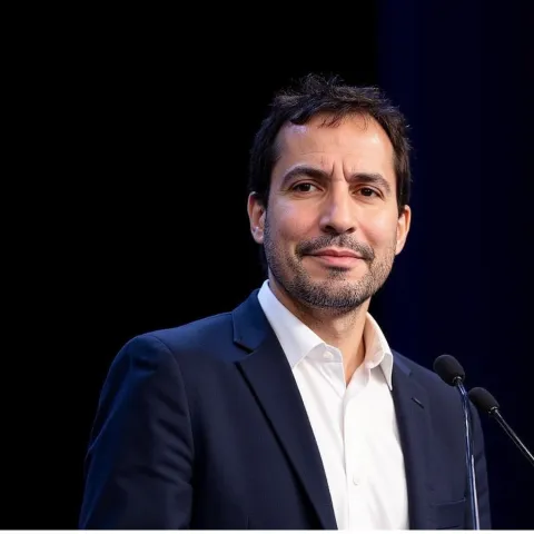 Mehdi-Laurent Akkar 